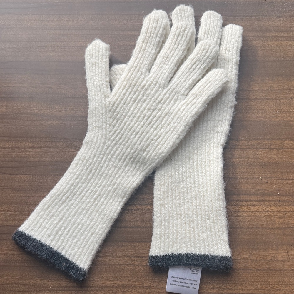Anthropologie Cozy White and Gray Knit Gloves